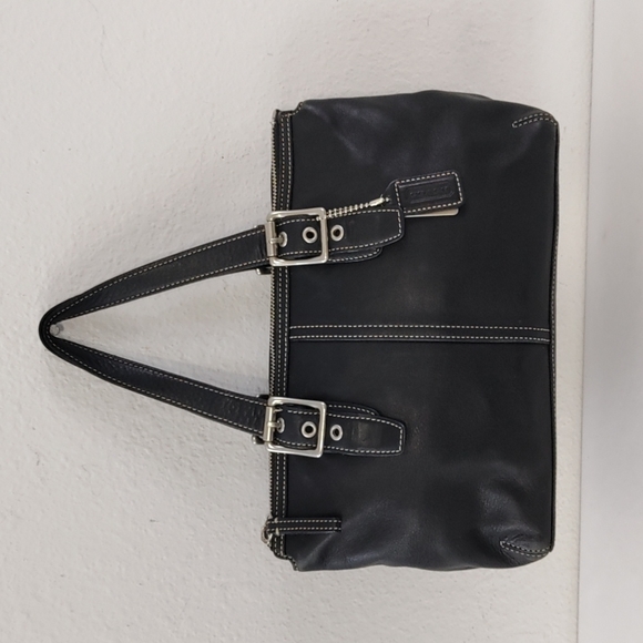 Coach Handbags - Coach Vintage Legacy Classic Zip Black Leather Satchel 9545